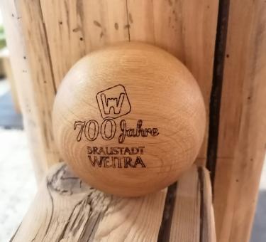 Weitra Bräu Flaschenöffner aus Holz rund 700 Jahre Jubiläum